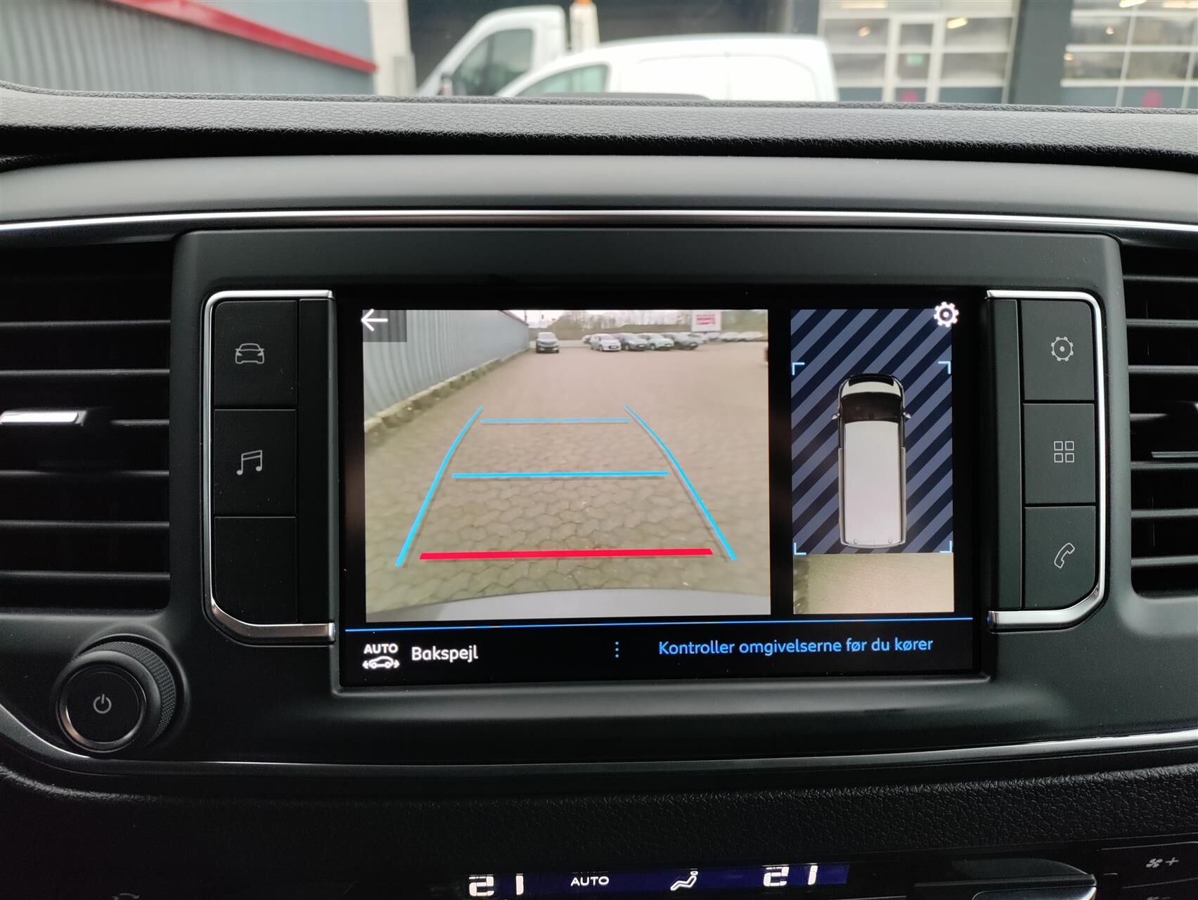 Billede af Peugeot Expert L2 2,0 BlueHDi Premium EAT8 144HK Van 8g Aut.