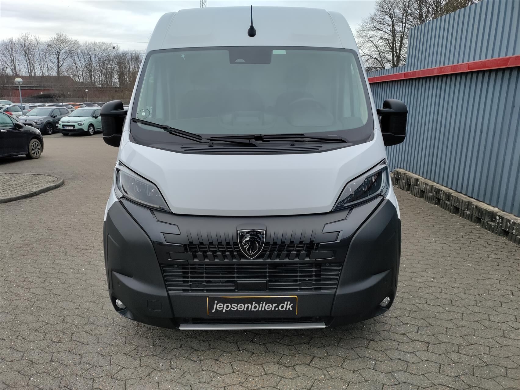 Billede af Peugeot Boxer 435 L2H2 2,2 BlueHDi Premium EAT8 180HK Van 8g Aut.