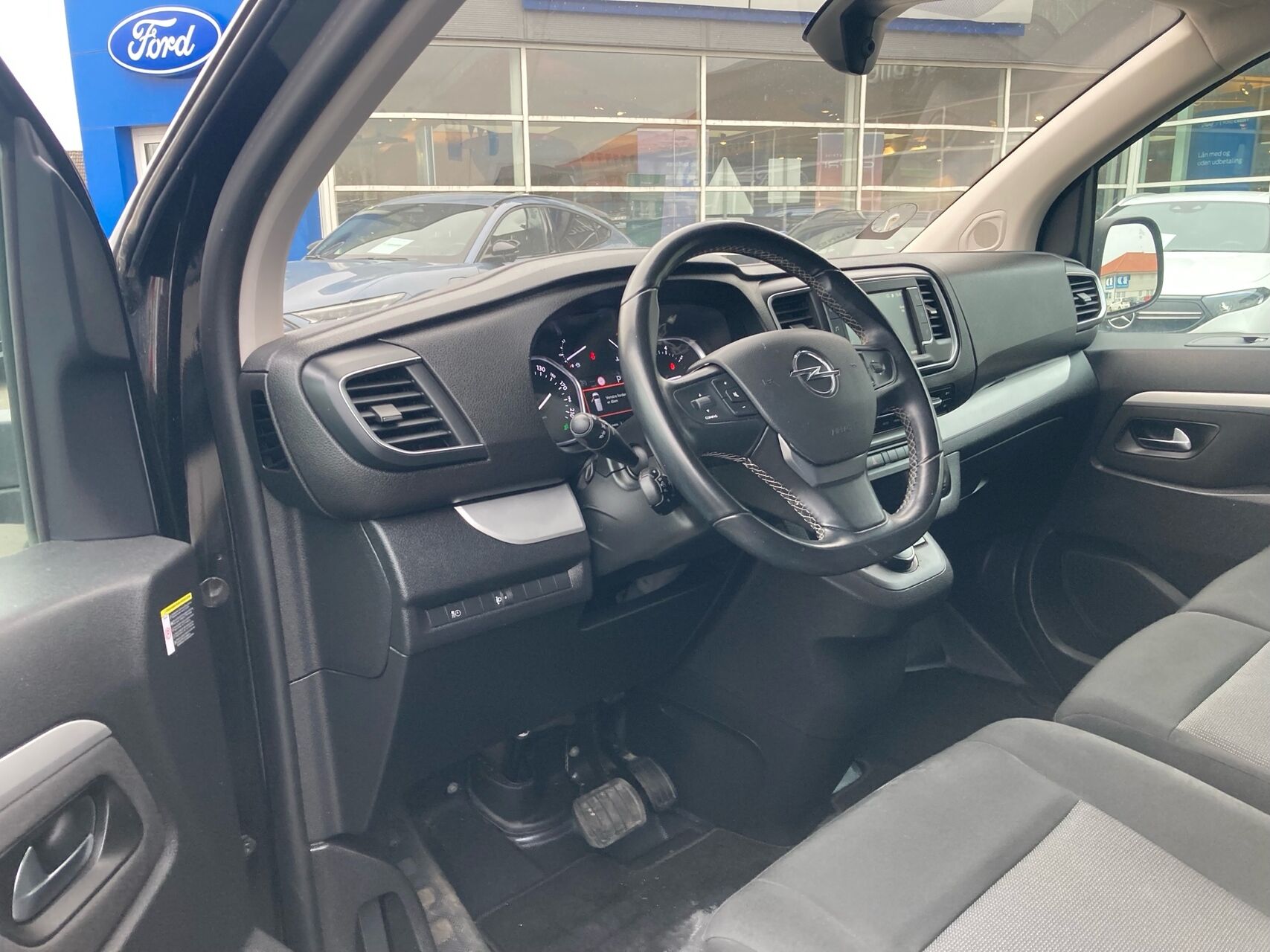 Billede af Opel Vivaro L3V2 2,0 BlueHDi Enjoy+ AT8 145HK Van 8g Aut.