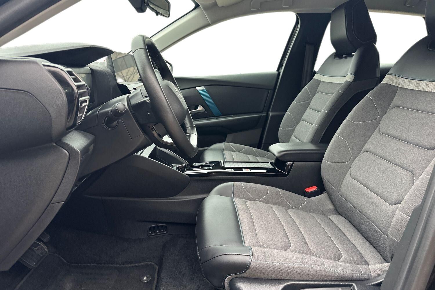 Billede af Citroën e-C4 EL Shine Ltd. 136HK 5d Aut.