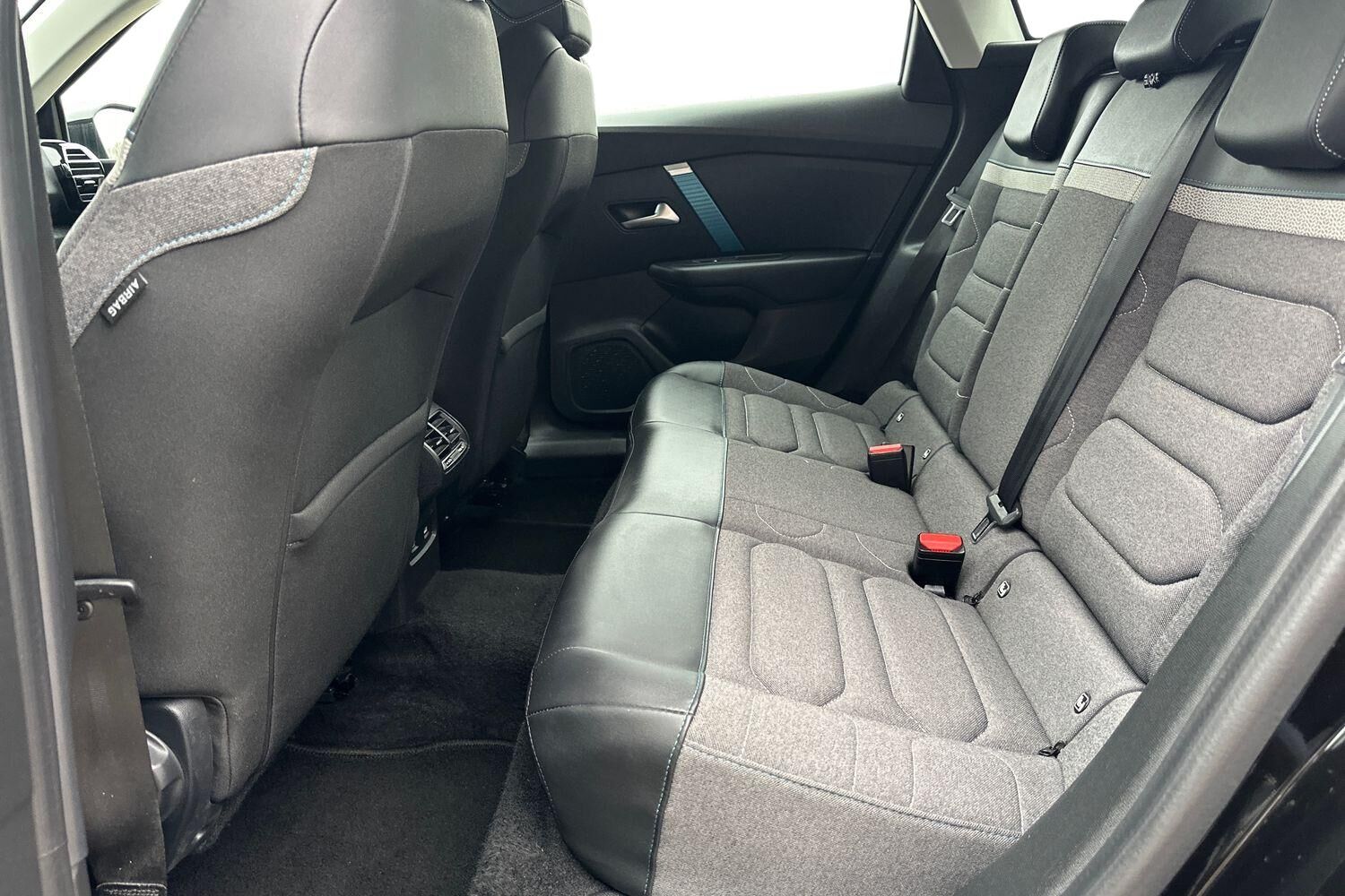 Billede af Citroën e-C4 EL Shine Ltd. 136HK 5d Aut.