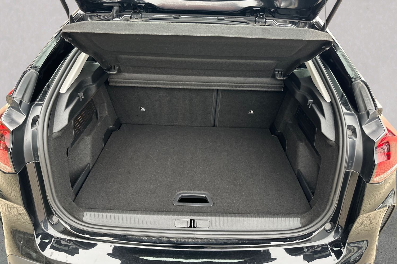 Billede af Citroën e-C4 EL Shine Ltd. 136HK 5d Aut.