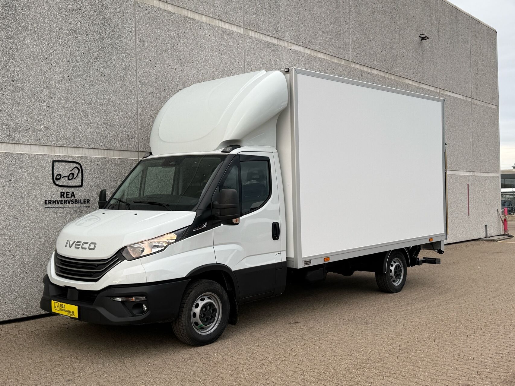 Billede af Iveco Daily 35S18 4100mm 3,0 D 180HK Ladv./Chas. 8g Aut.