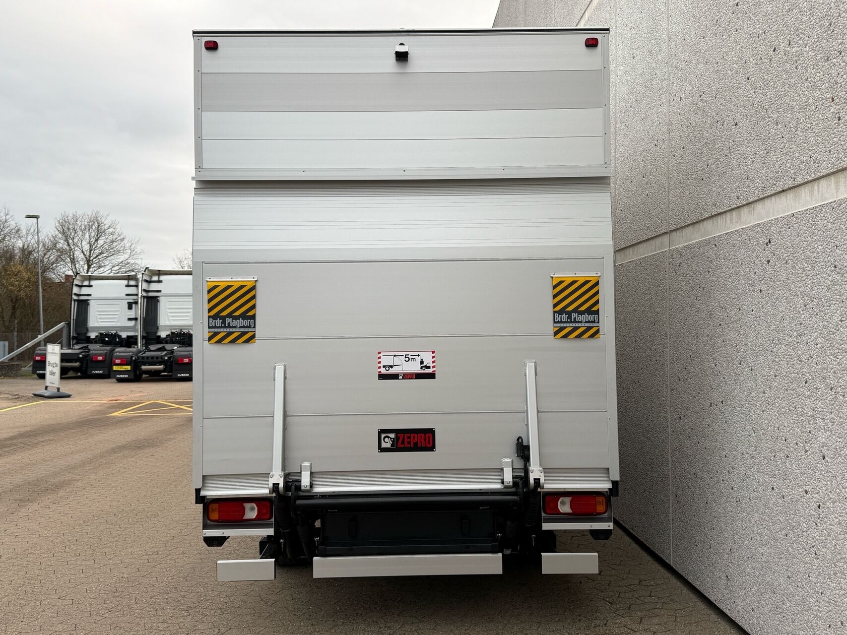Billede af Iveco Daily 35S18 4100mm 3,0 D 180HK Ladv./Chas. 8g Aut.