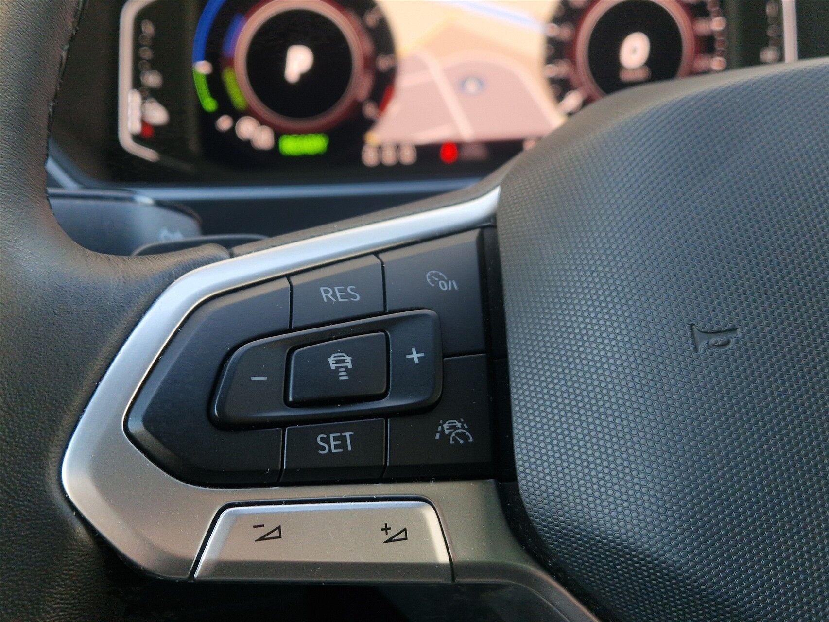 Billede af VW Tiguan 1,4 TSI eHybrid Elegance DSG 245HK 5d 6g Aut.