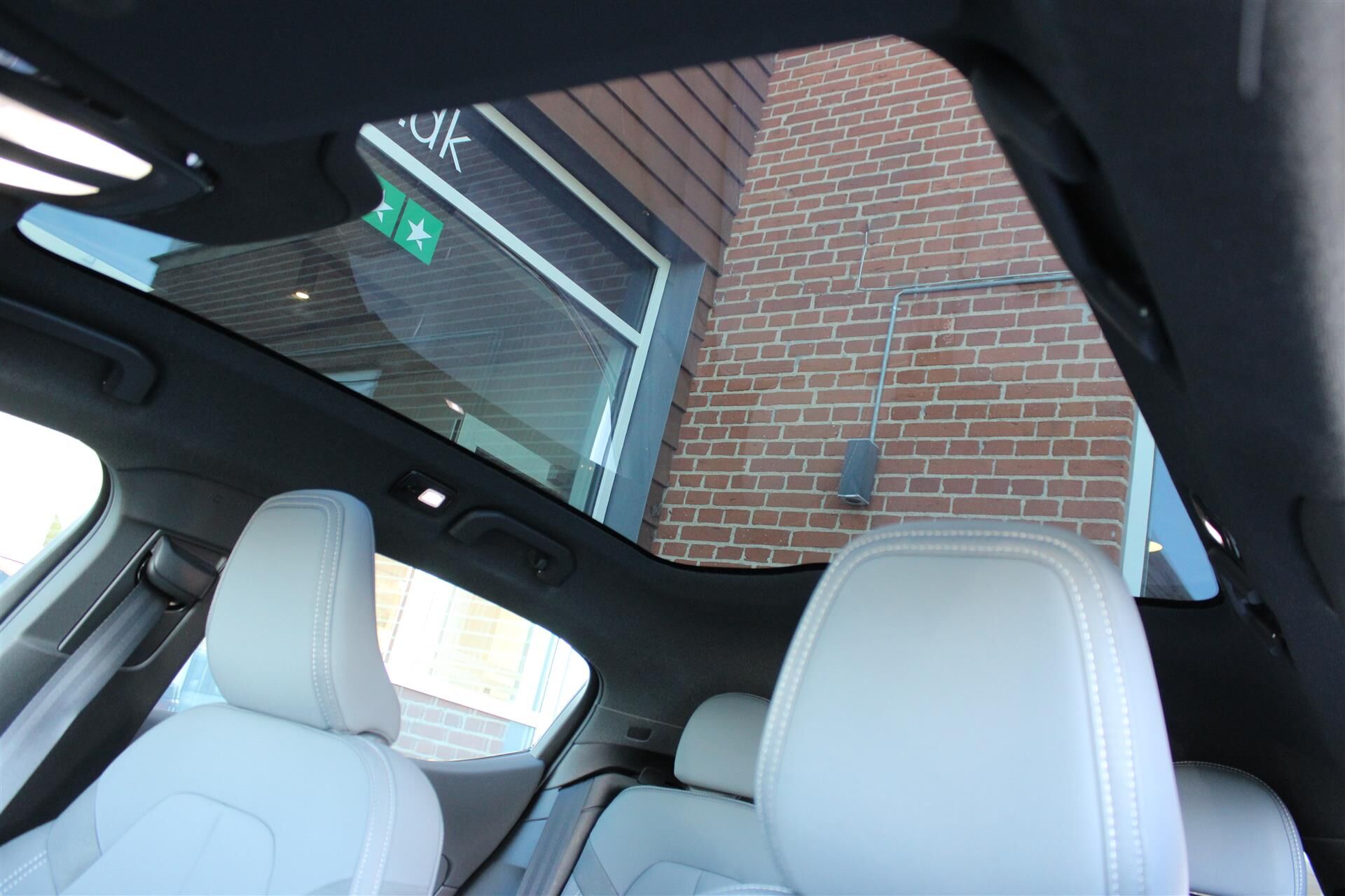 Billede af Polestar 2 EL Intro Dual motor AWD 408HK 5d Aut.