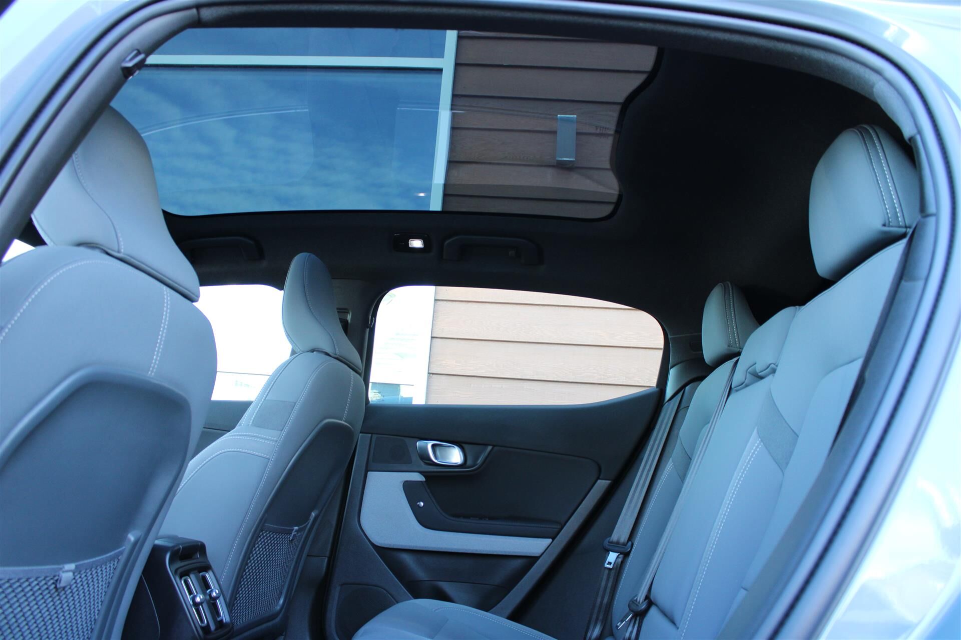 Billede af Polestar 2 EL Intro Dual motor AWD 408HK 5d Aut.