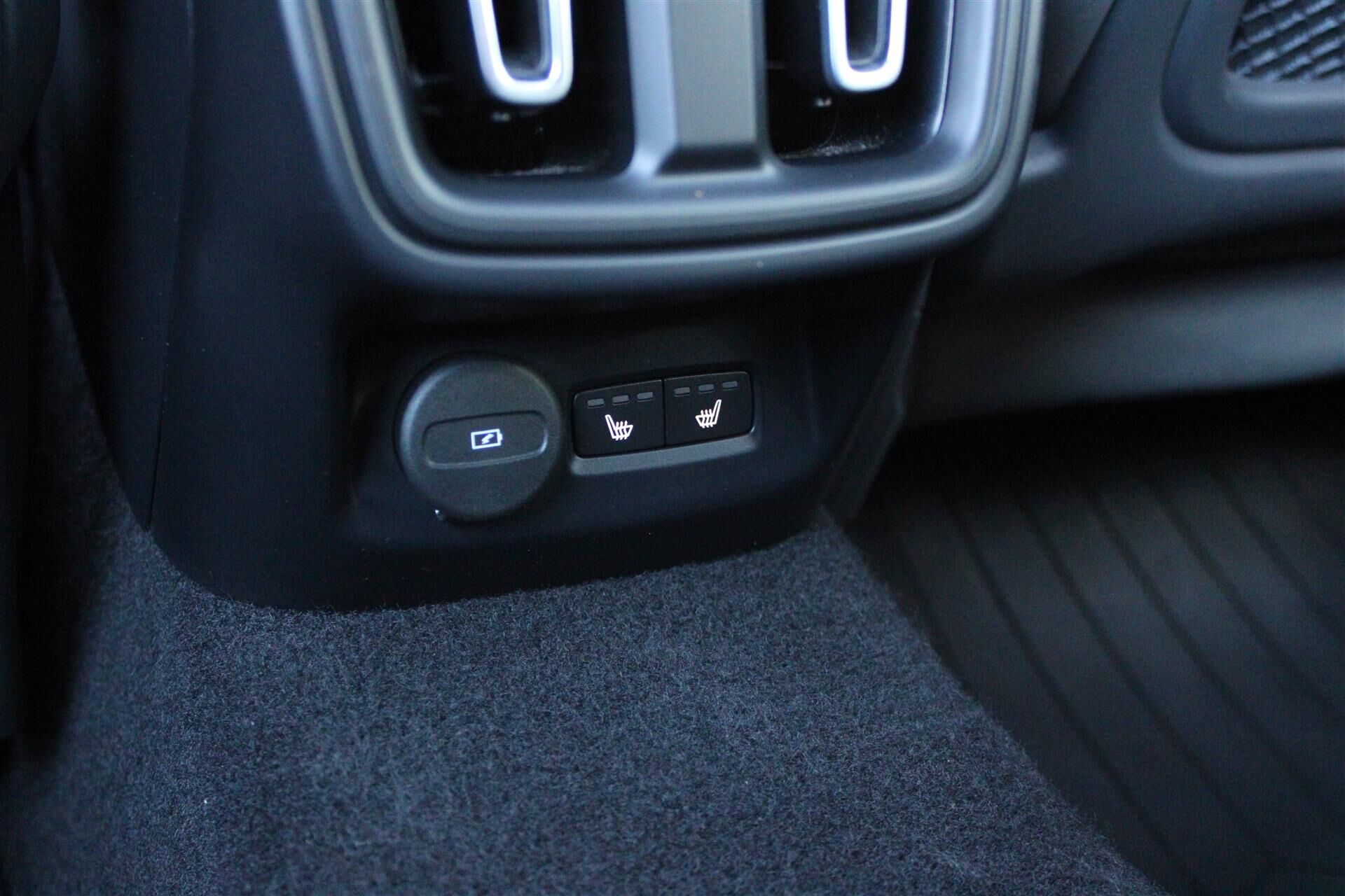 Billede af Polestar 2 EL Intro Dual motor AWD 408HK 5d Aut.