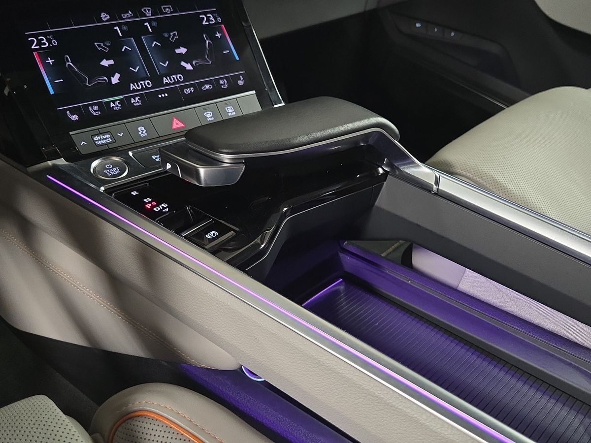 Billede af Audi E-tron 55 Advanced Quattro 408HK 5d Aut.