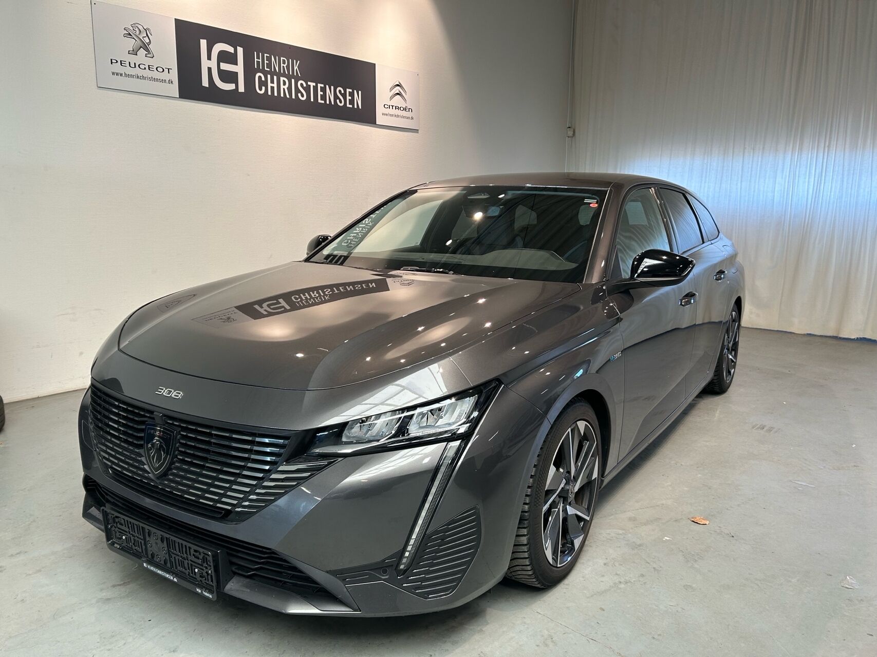Billede af Peugeot 308 SW 1,6 Plugin-hybrid First Selection EAT8 180HK Stc 8g Aut.