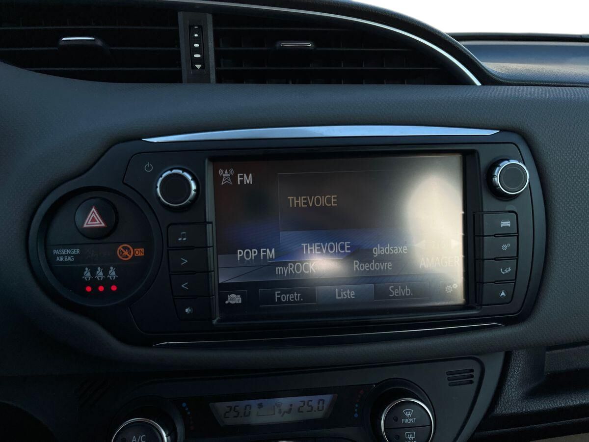 Billede af Toyota Yaris 1,5 Hybrid H2 E-CVT 100HK 5d Trinl. Gear