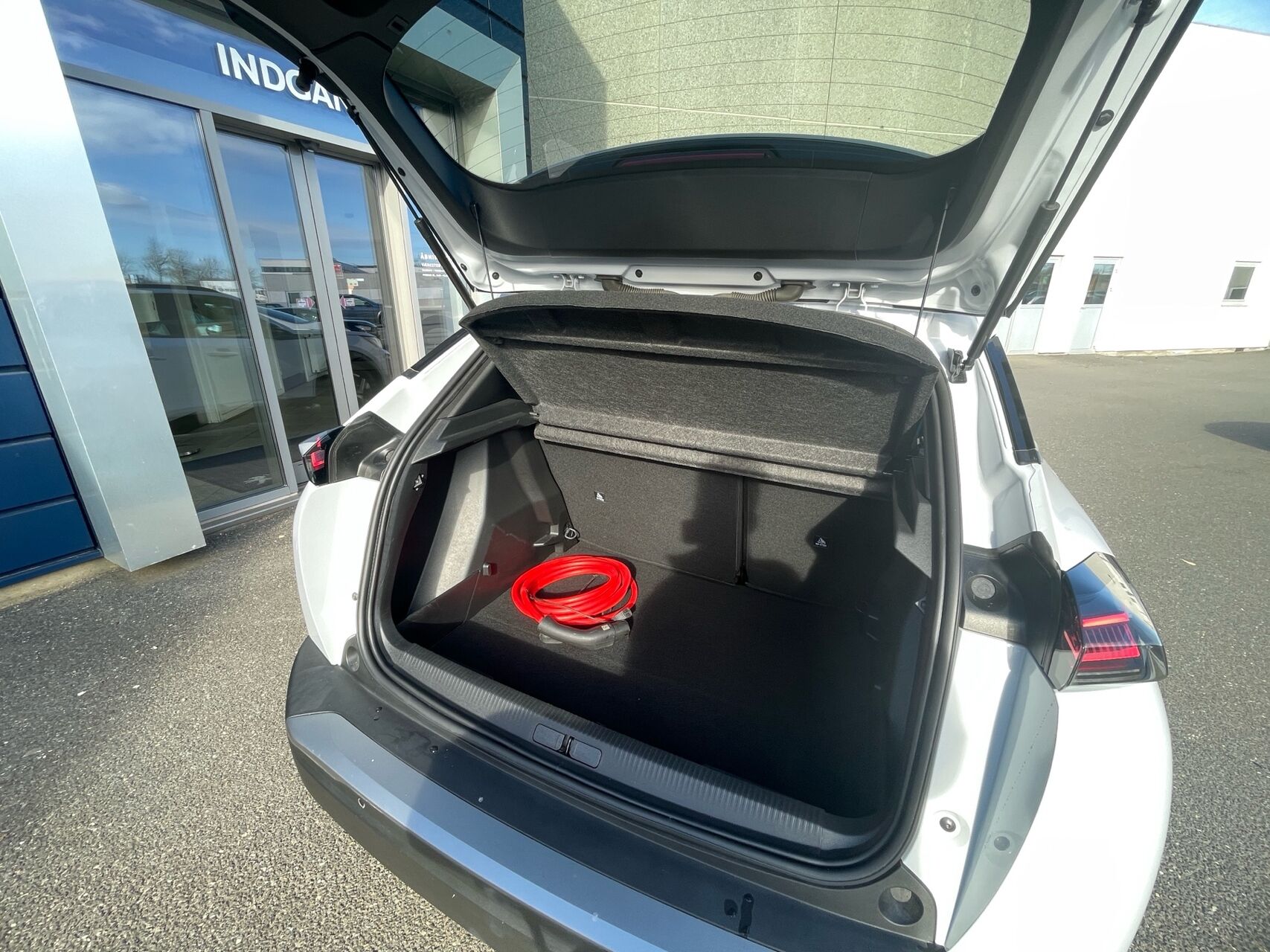 Billede af Peugeot e-2008 EL Allure 156HK 5d Aut.