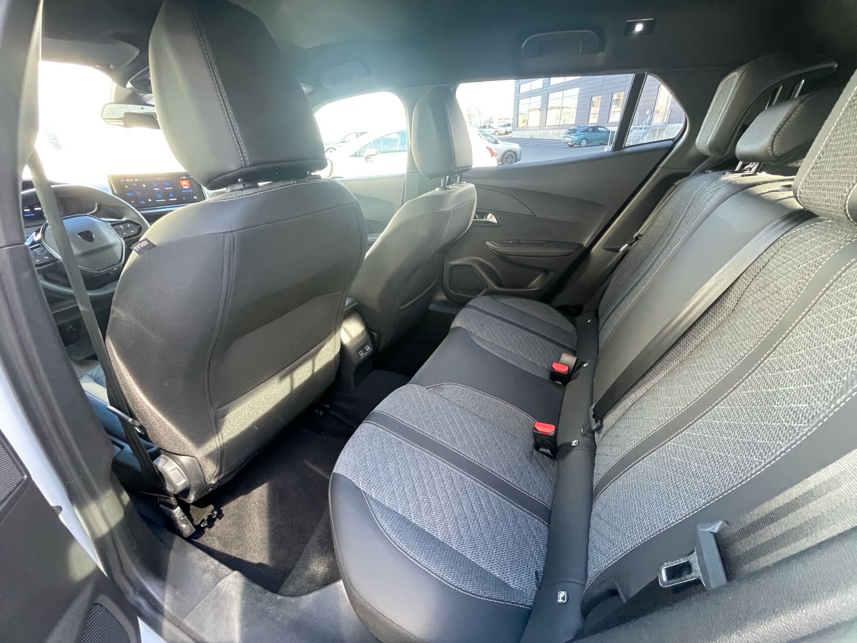 Billede af Peugeot e-2008 EL Allure 156HK 5d Aut.