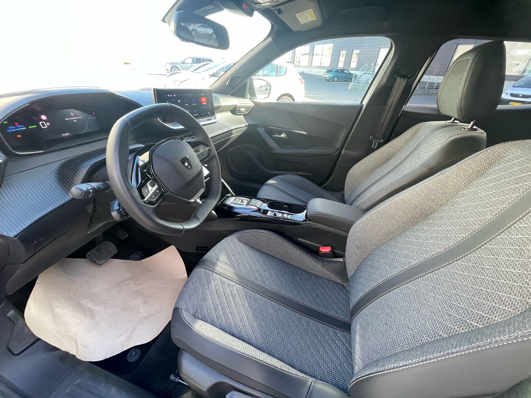 Billede af Peugeot e-2008 EL Allure 156HK 5d Aut.