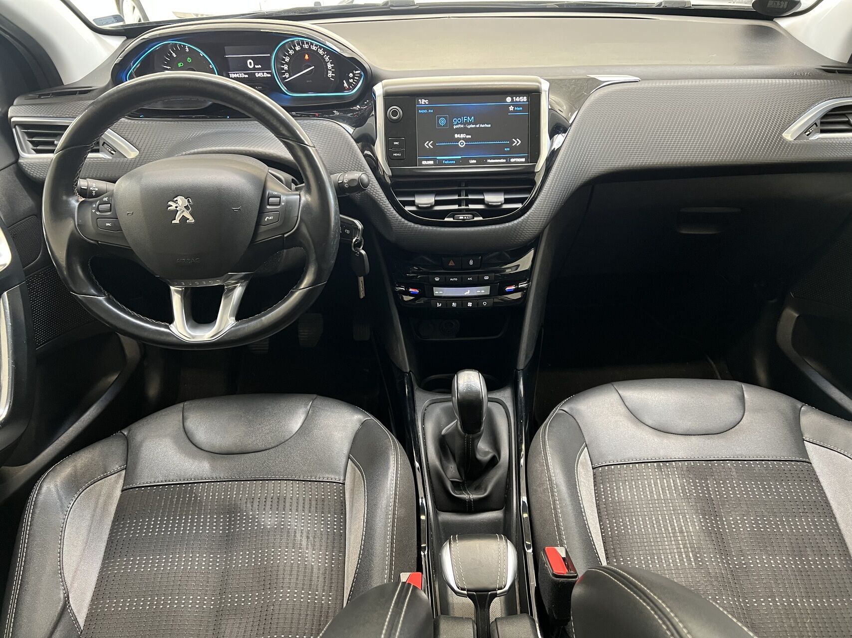 Billede af Peugeot 2008 1,6 BlueHDi Allure Sky 100HK