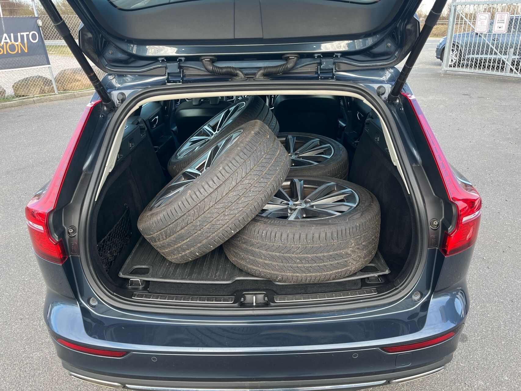 Billede af Volvo V60 2,0 T6 Recharge  Plugin-hybrid Inscription Expression 340HK Stc 8g Aut.