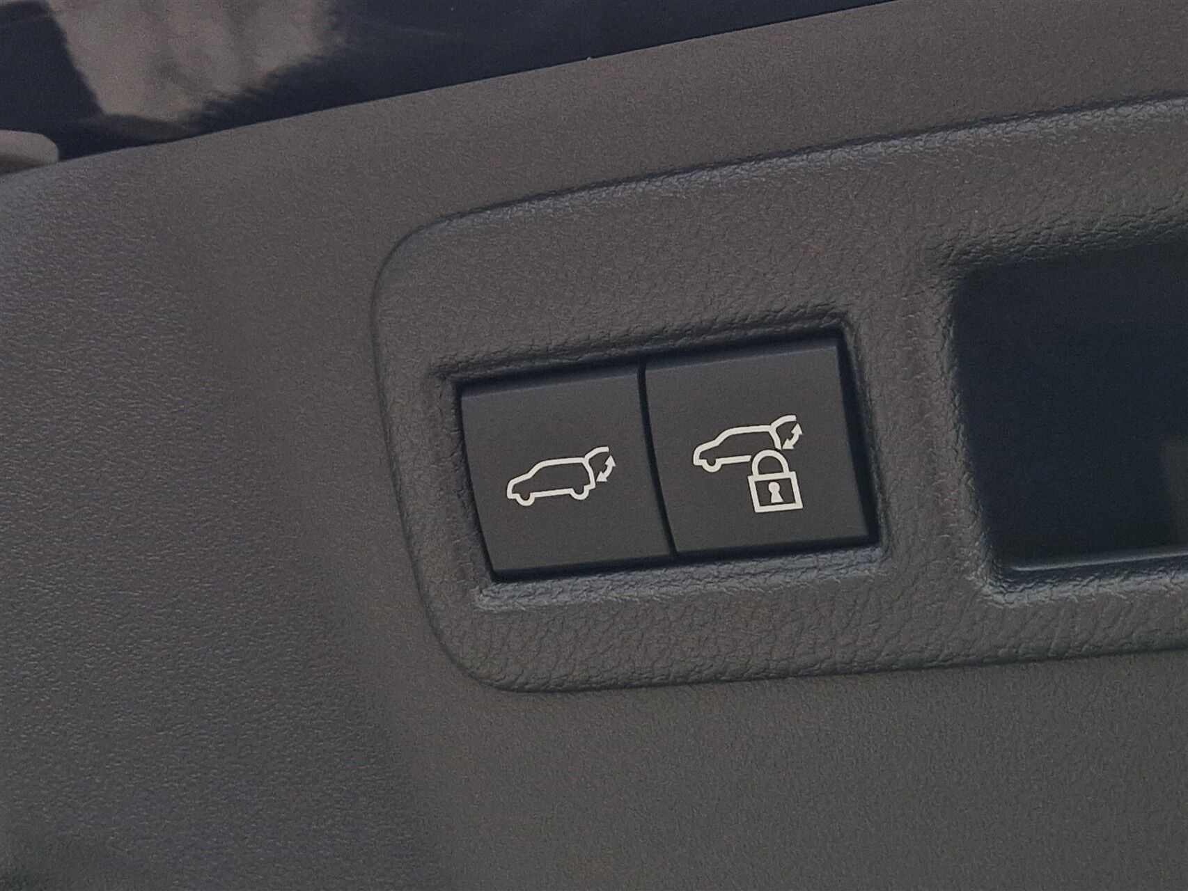 Billede af Toyota C-HR+ EL Executive AWD 343HK 5d Aut.