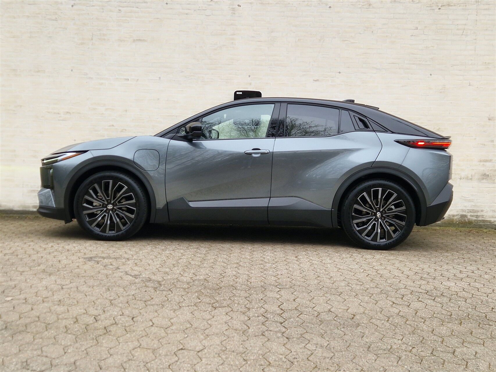 Billede af Toyota C-HR+ EL Executive AWD 343HK 5d Aut.