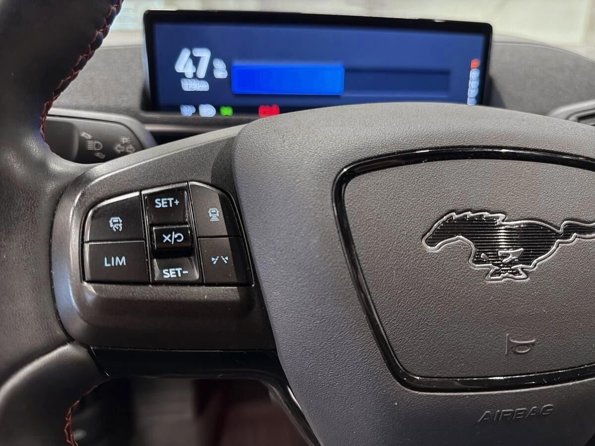 Billede af Ford Mustang Mach-E EL SR Premium AWD 269HK 5d Aut.