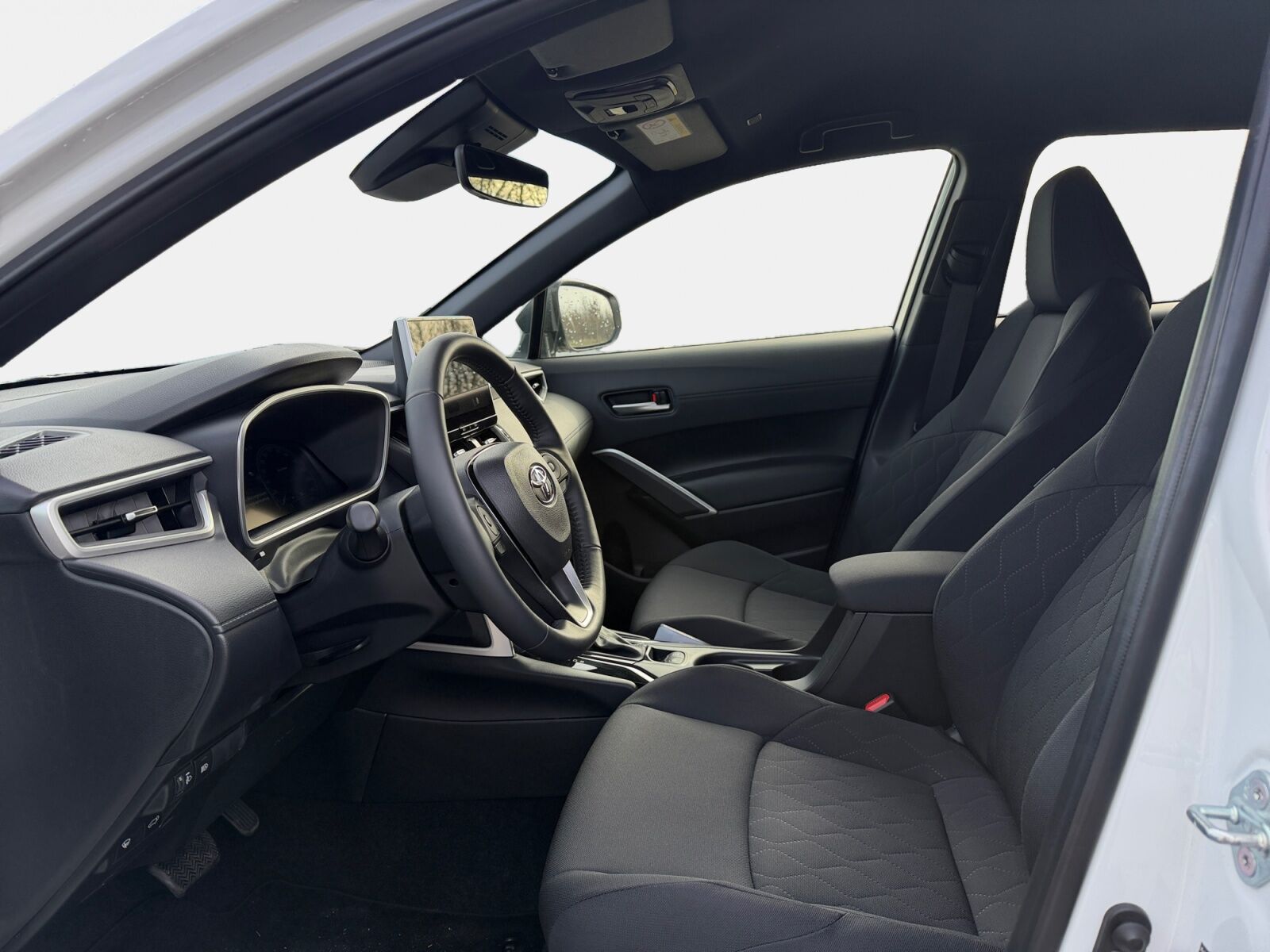 Billede af Toyota Corolla Cross 2,0 Hybrid Style Comfort E-CVT 197HK 5d Aut.