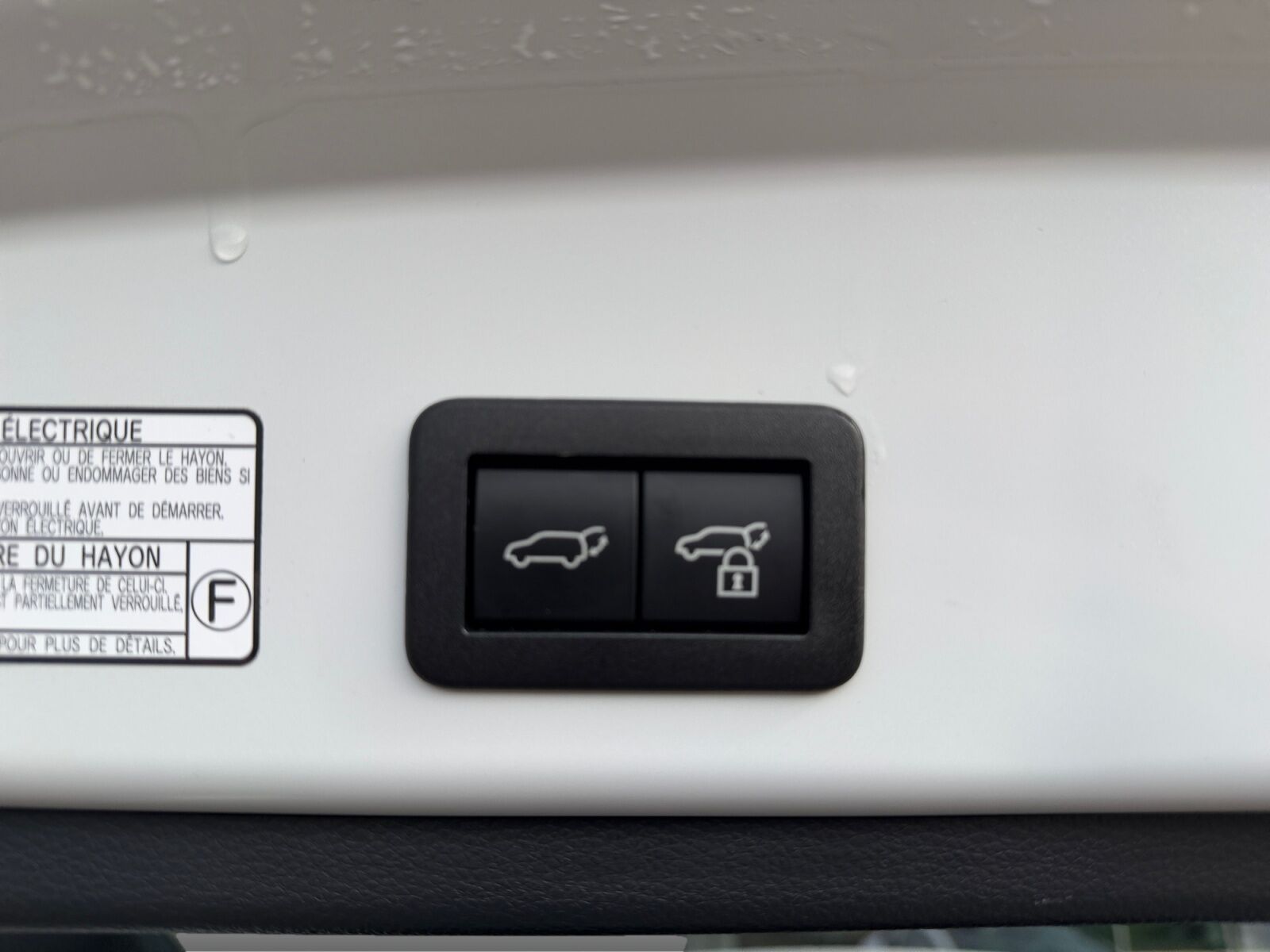 Billede af Toyota Corolla Cross 2,0 Hybrid Style Comfort E-CVT 197HK 5d Aut.