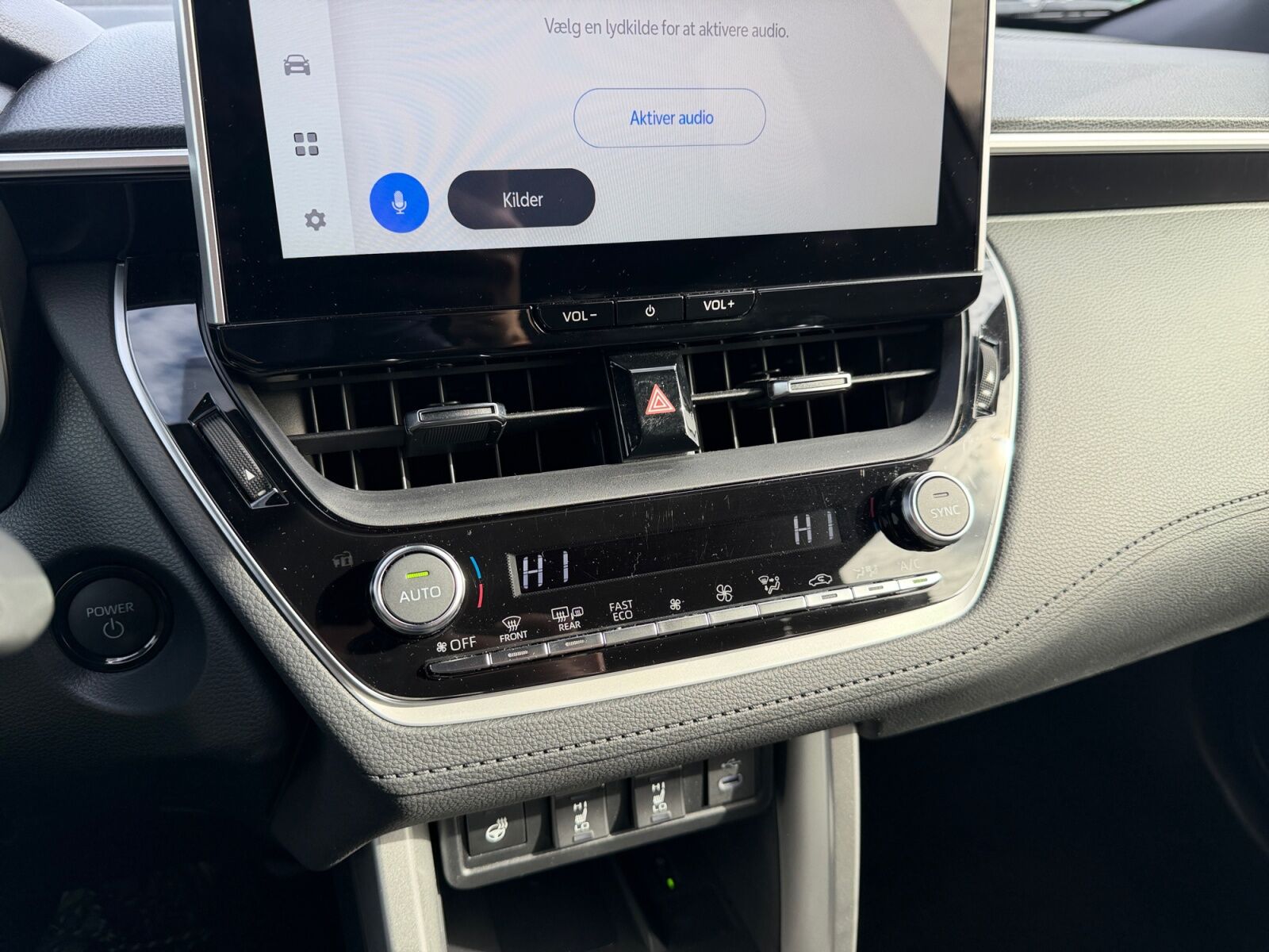 Billede af Toyota Corolla Cross 2,0 Hybrid Style Comfort E-CVT 197HK 5d Aut.