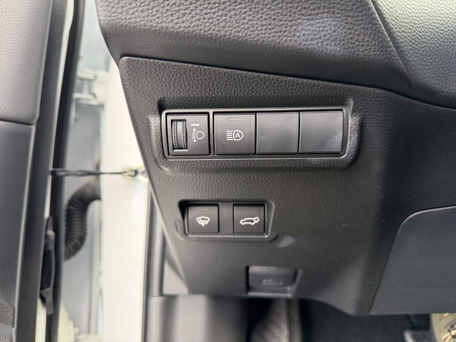 Billede af Toyota Corolla Cross 2,0 Hybrid Style Comfort E-CVT 197HK 5d Aut.