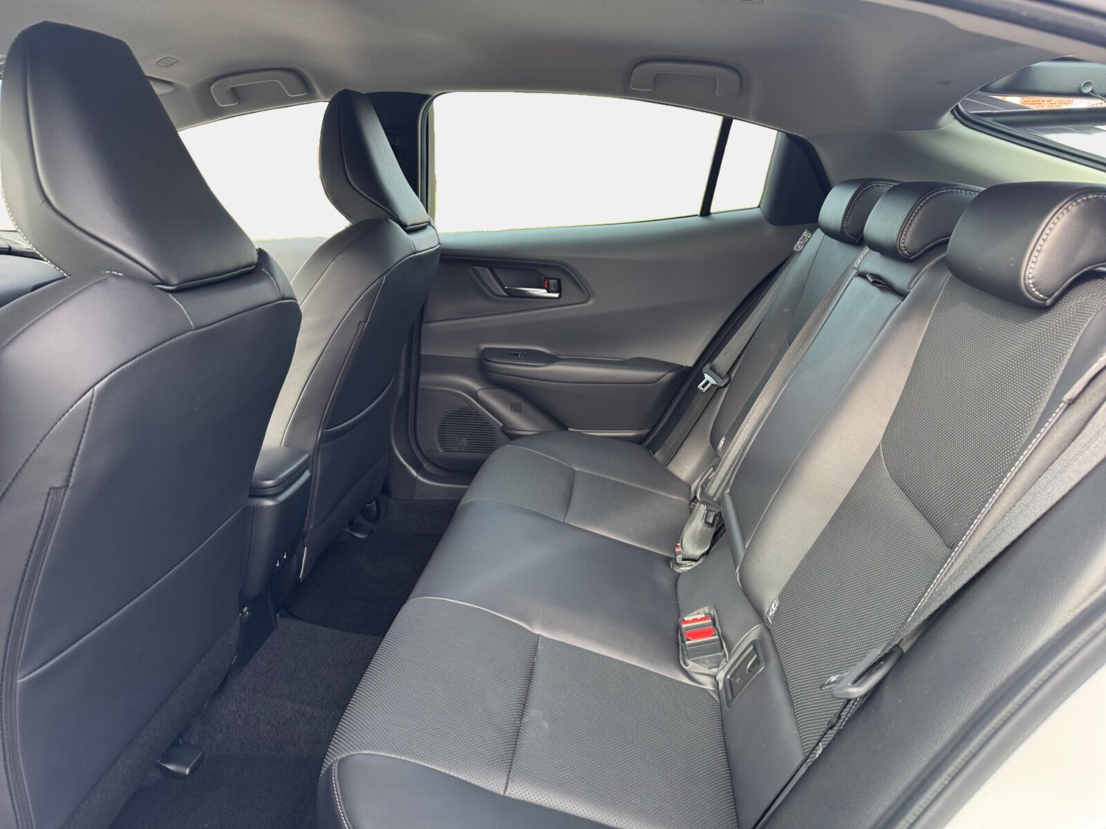 Billede af Toyota Prius Plug-in 2,0 Plugin-hybrid Executive 223HK 5d Aut.