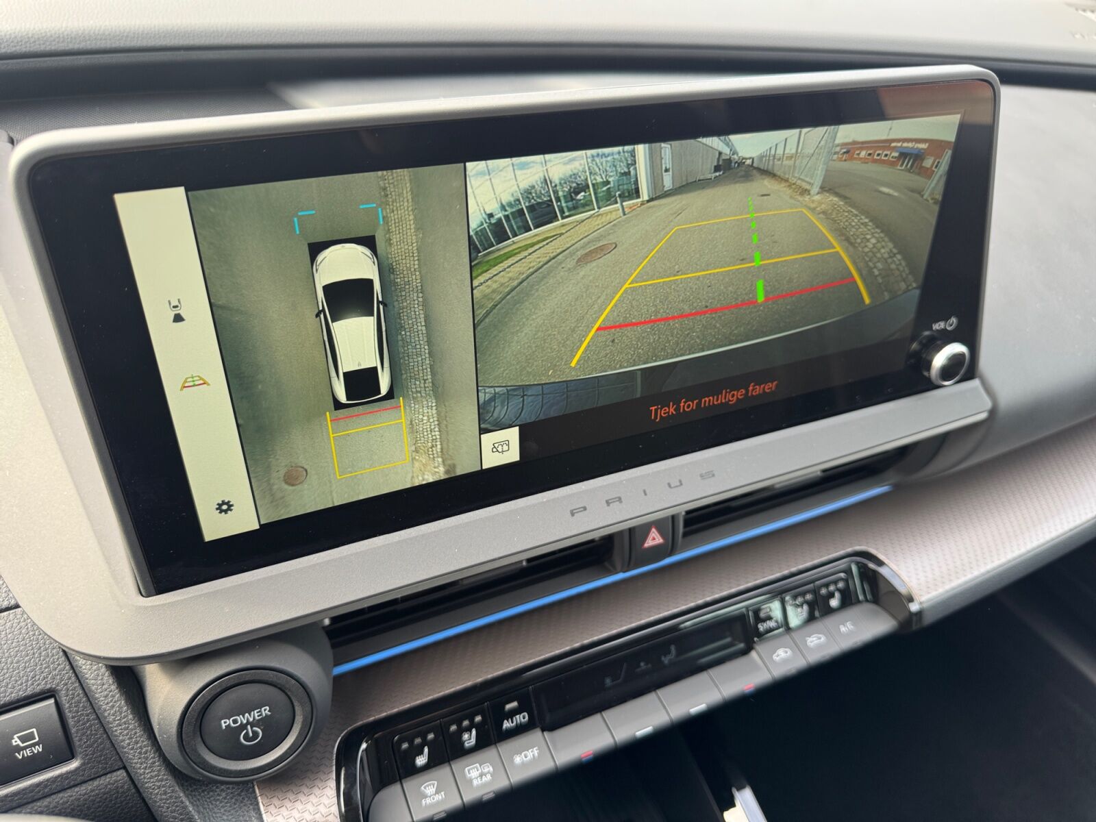 Billede af Toyota Prius Plug-in 2,0 Plugin-hybrid Executive 223HK 5d Aut.