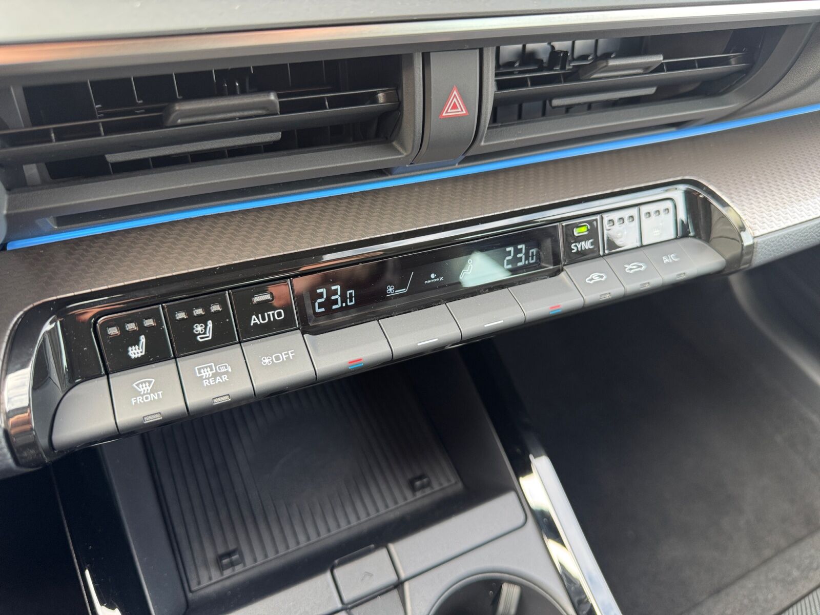 Billede af Toyota Prius Plug-in 2,0 Plugin-hybrid Executive 223HK 5d Aut.