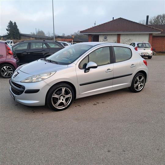 Peugeot 207 1,6 HDi 16v 90HK 5d
