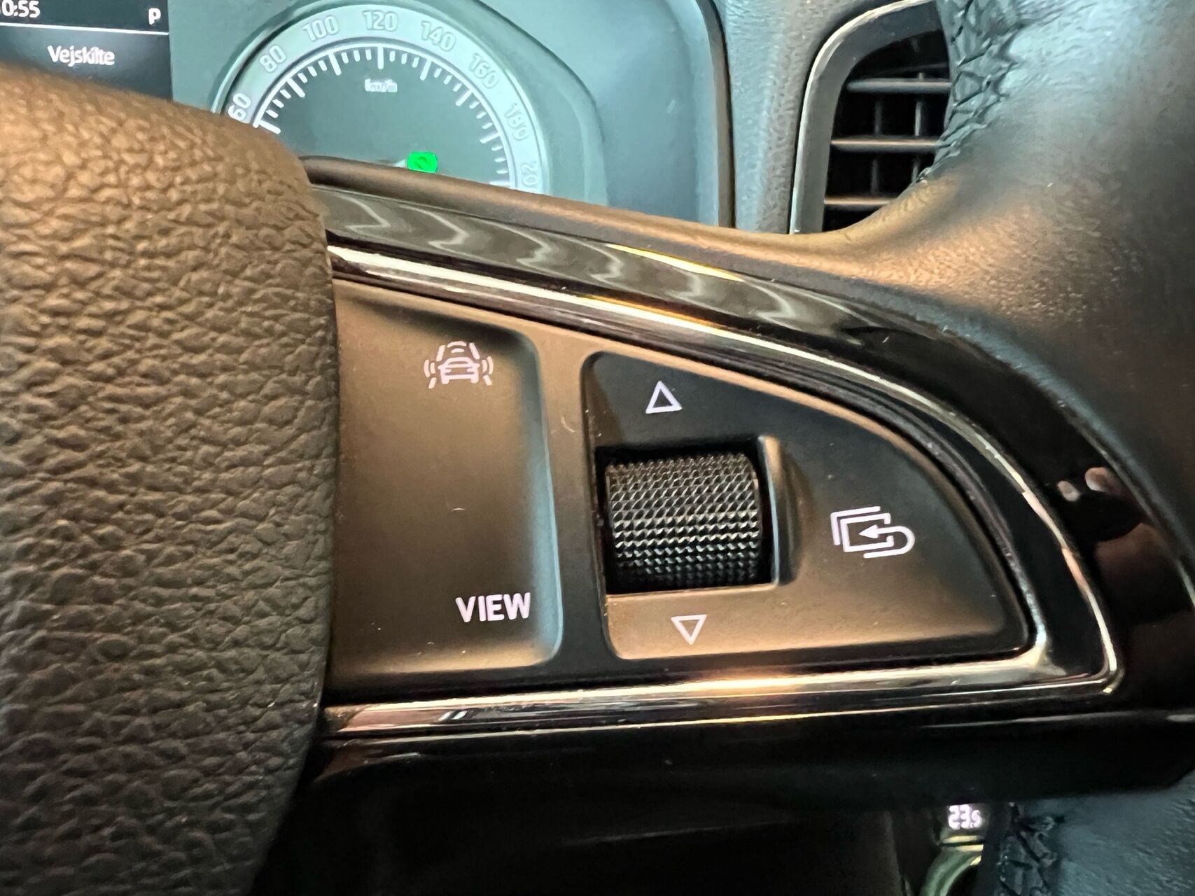 Billede af Skoda Karoq 1,6 TDI AdBlue Style DSG 115HK 5d 7g Aut.