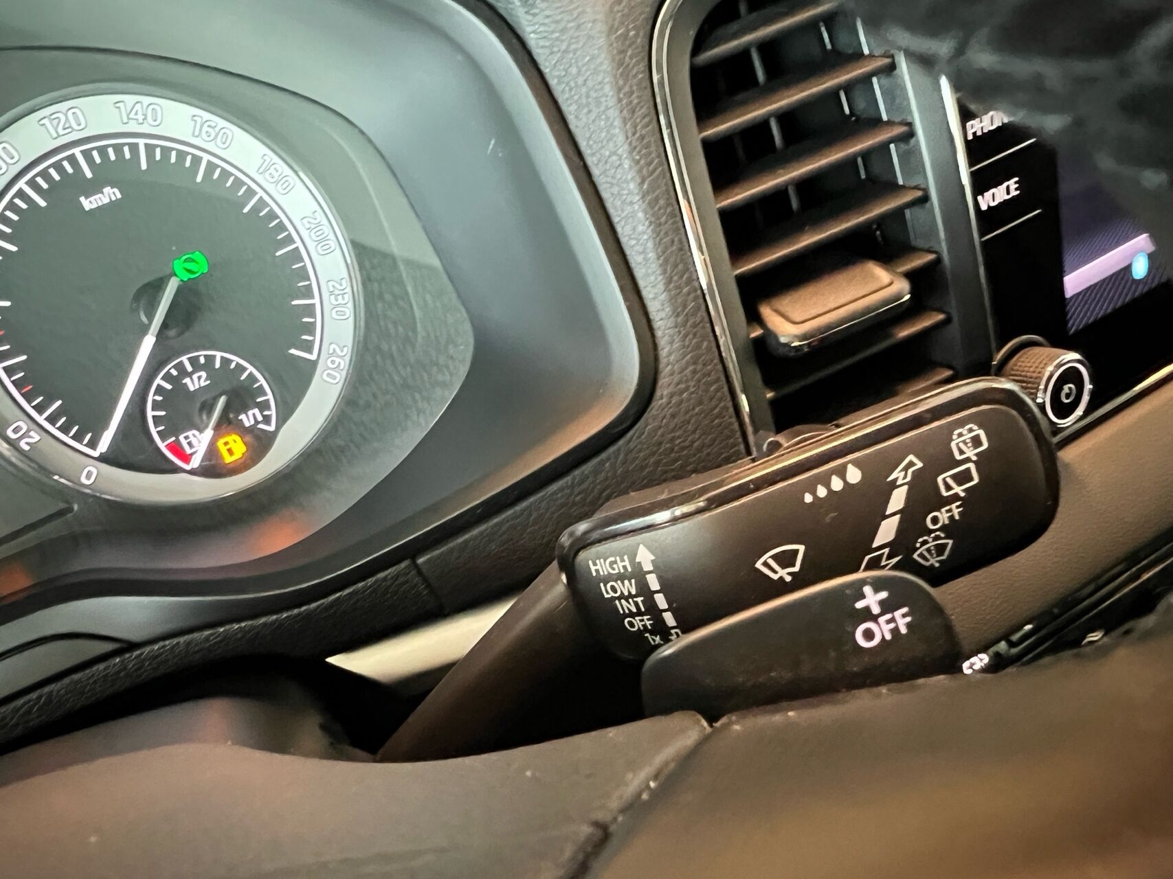 Billede af Skoda Karoq 1,6 TDI AdBlue Style DSG 115HK 5d 7g Aut.