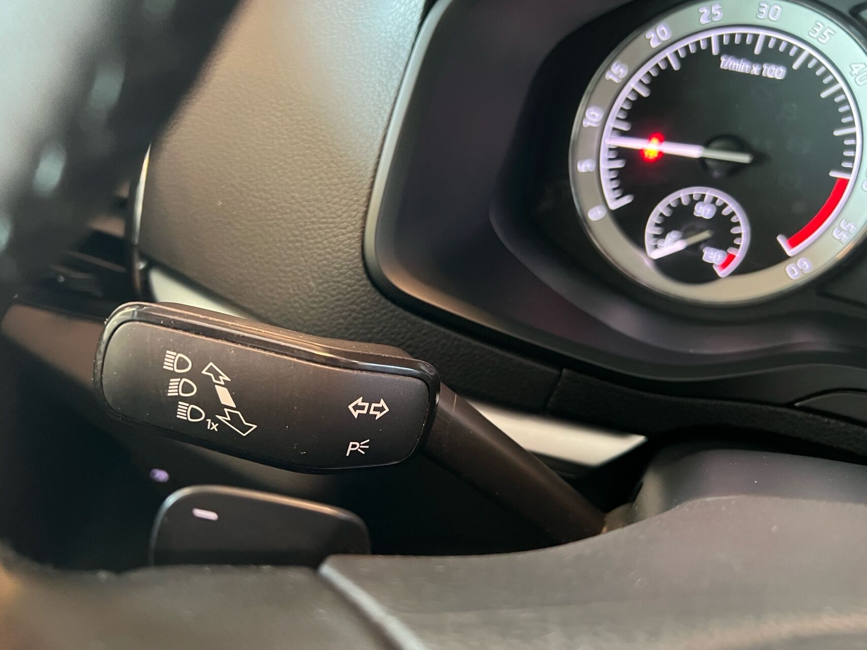 Billede af Skoda Karoq 1,6 TDI AdBlue Style DSG 115HK 5d 7g Aut.