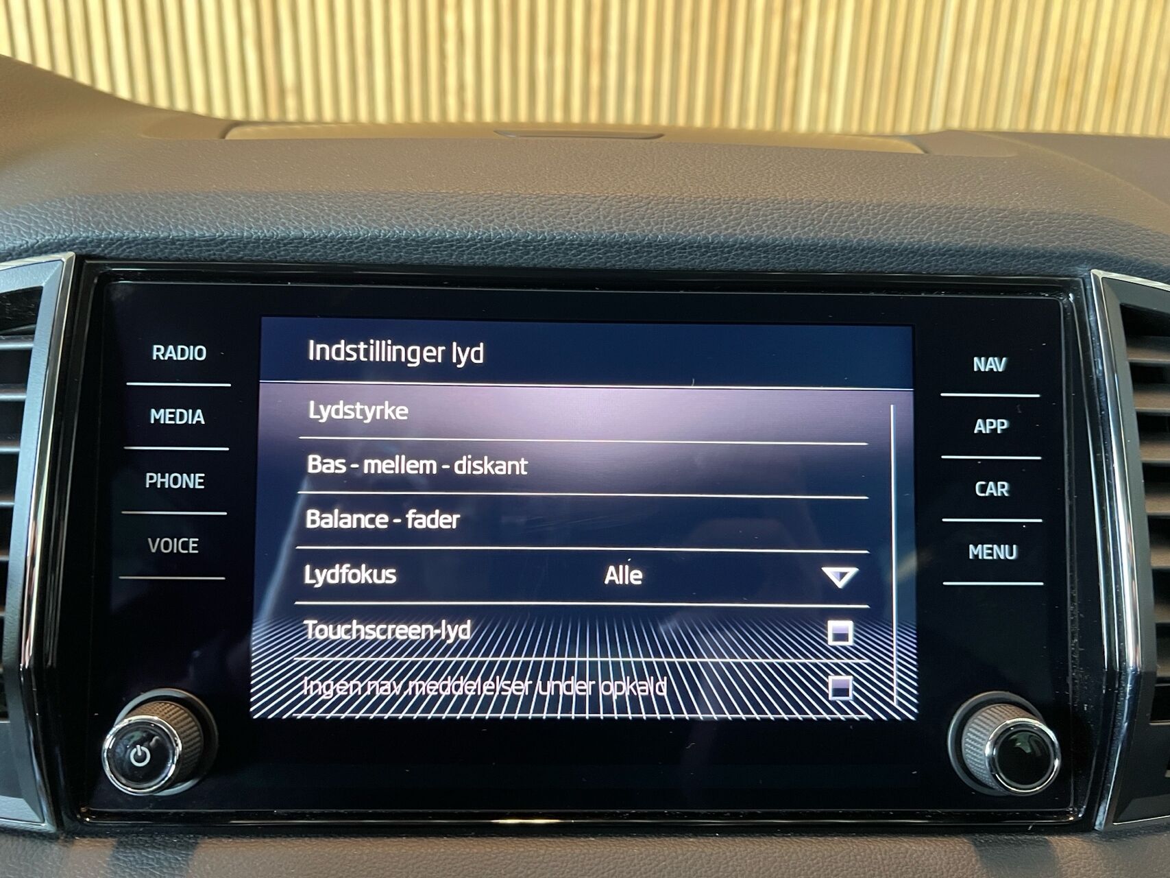 Billede af Skoda Karoq 1,6 TDI AdBlue Style DSG 115HK 5d 7g Aut.