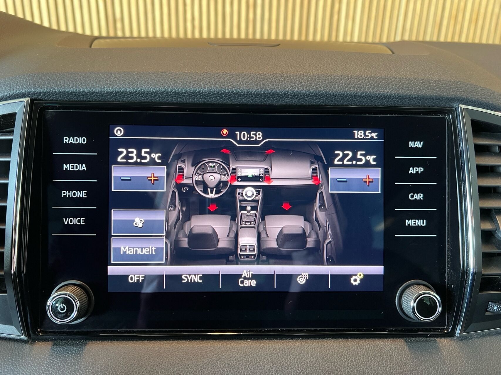 Billede af Skoda Karoq 1,6 TDI AdBlue Style DSG 115HK 5d 7g Aut.