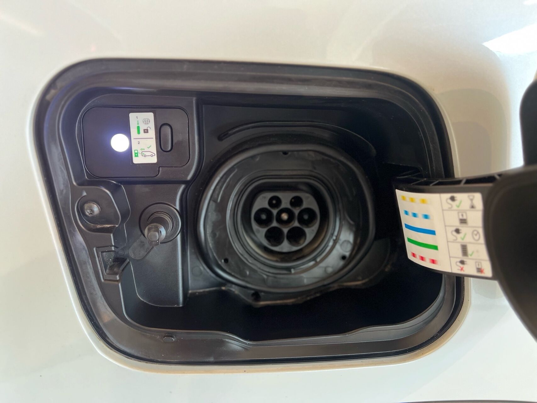 Billede af Renault Captur 1,6 E-TECH  Plugin-hybrid Intens 160HK 5d Aut.