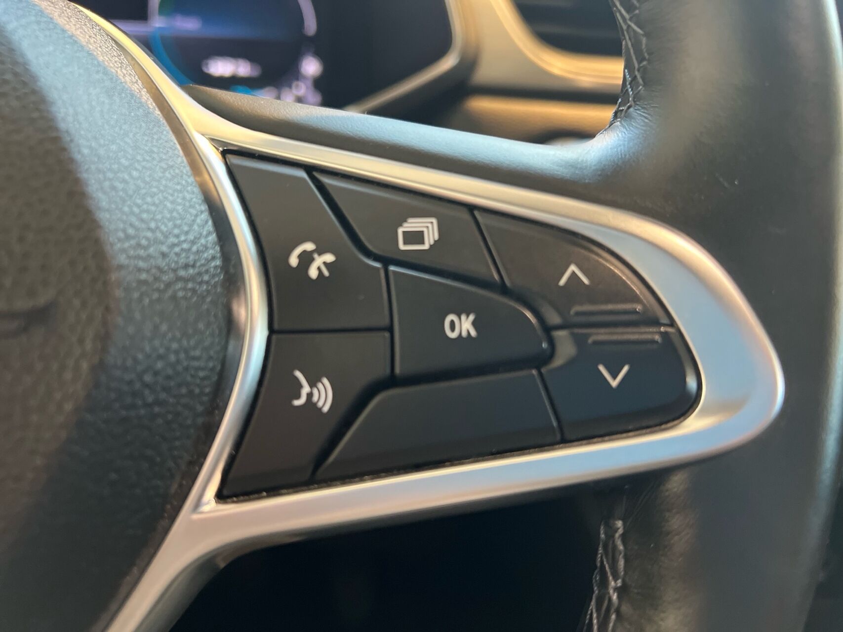 Billede af Renault Captur 1,6 E-TECH  Plugin-hybrid Intens 160HK 5d Aut.