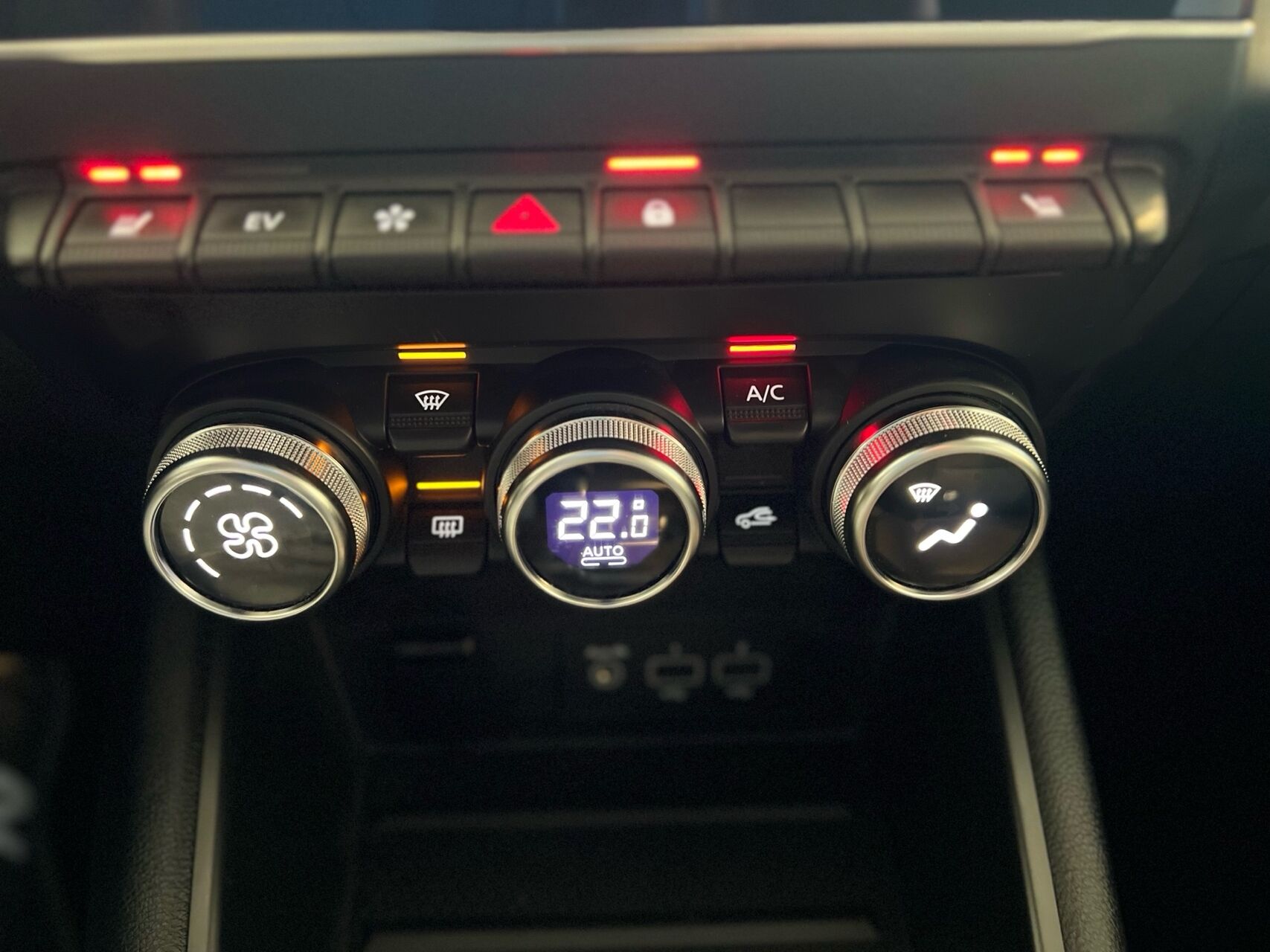 Billede af Renault Captur 1,6 E-TECH  Plugin-hybrid Intens 160HK 5d Aut.