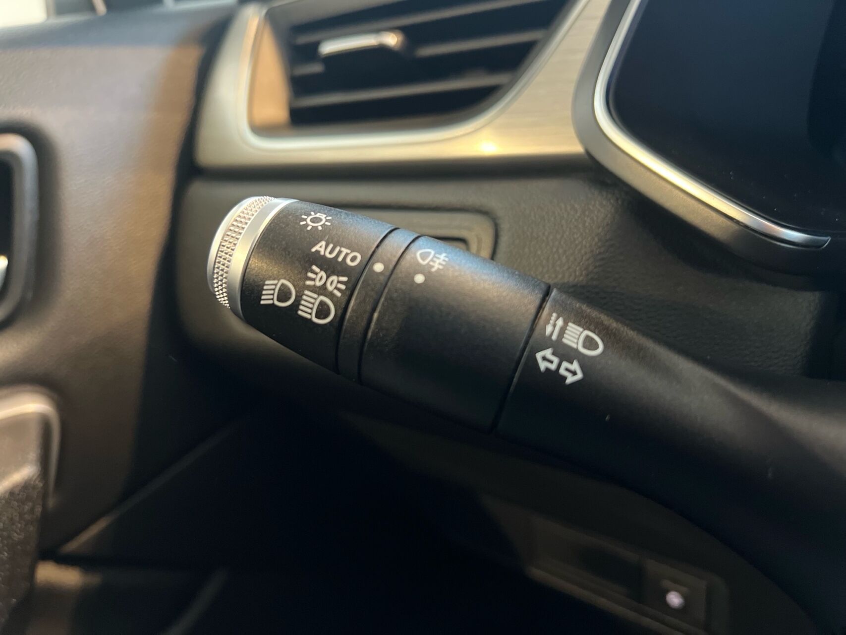 Billede af Renault Captur 1,6 E-TECH  Plugin-hybrid Intens 160HK 5d Aut.