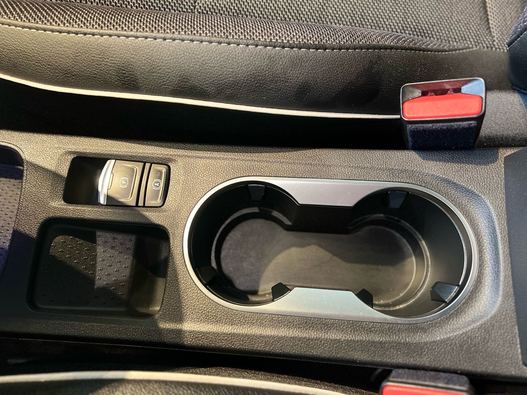 Billede af Renault Captur 1,6 E-TECH  Plugin-hybrid Intens 160HK 5d Aut.