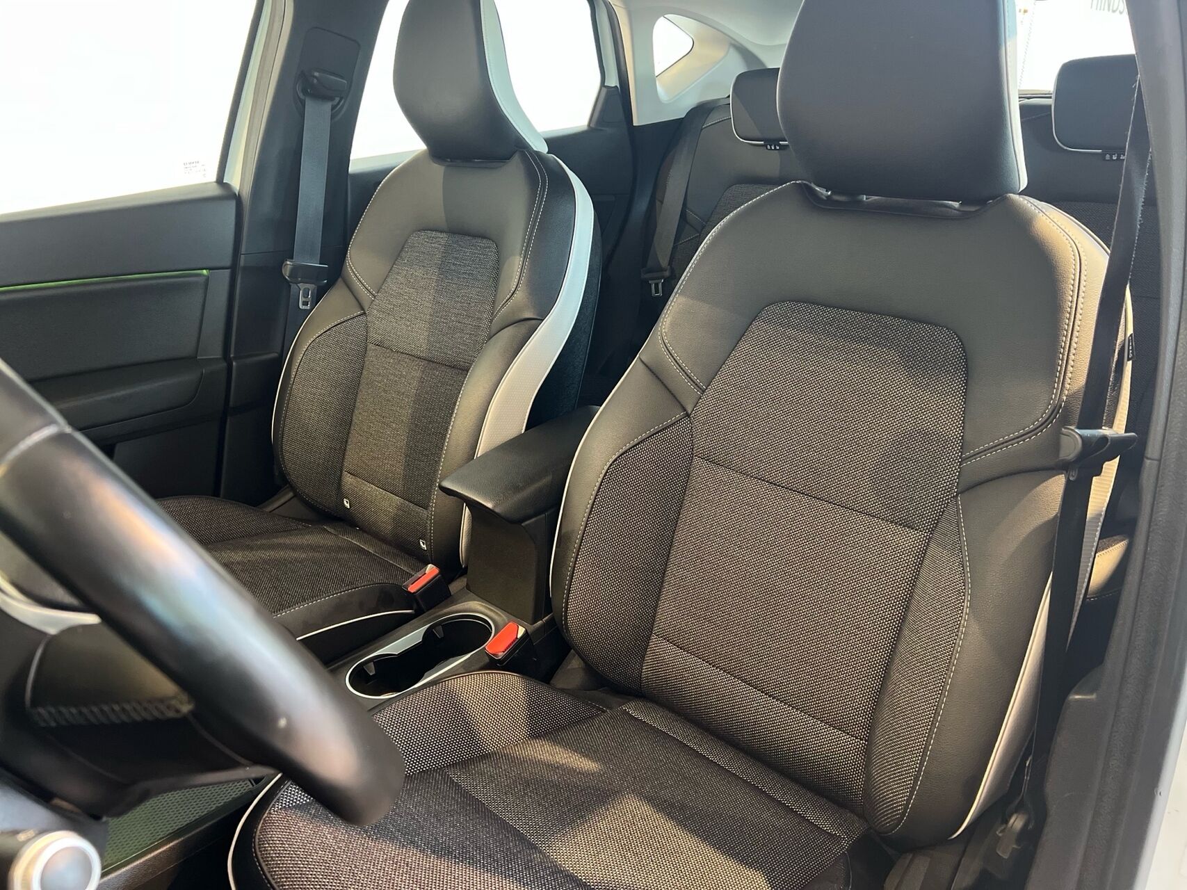 Billede af Renault Captur 1,6 E-TECH  Plugin-hybrid Intens 160HK 5d Aut.