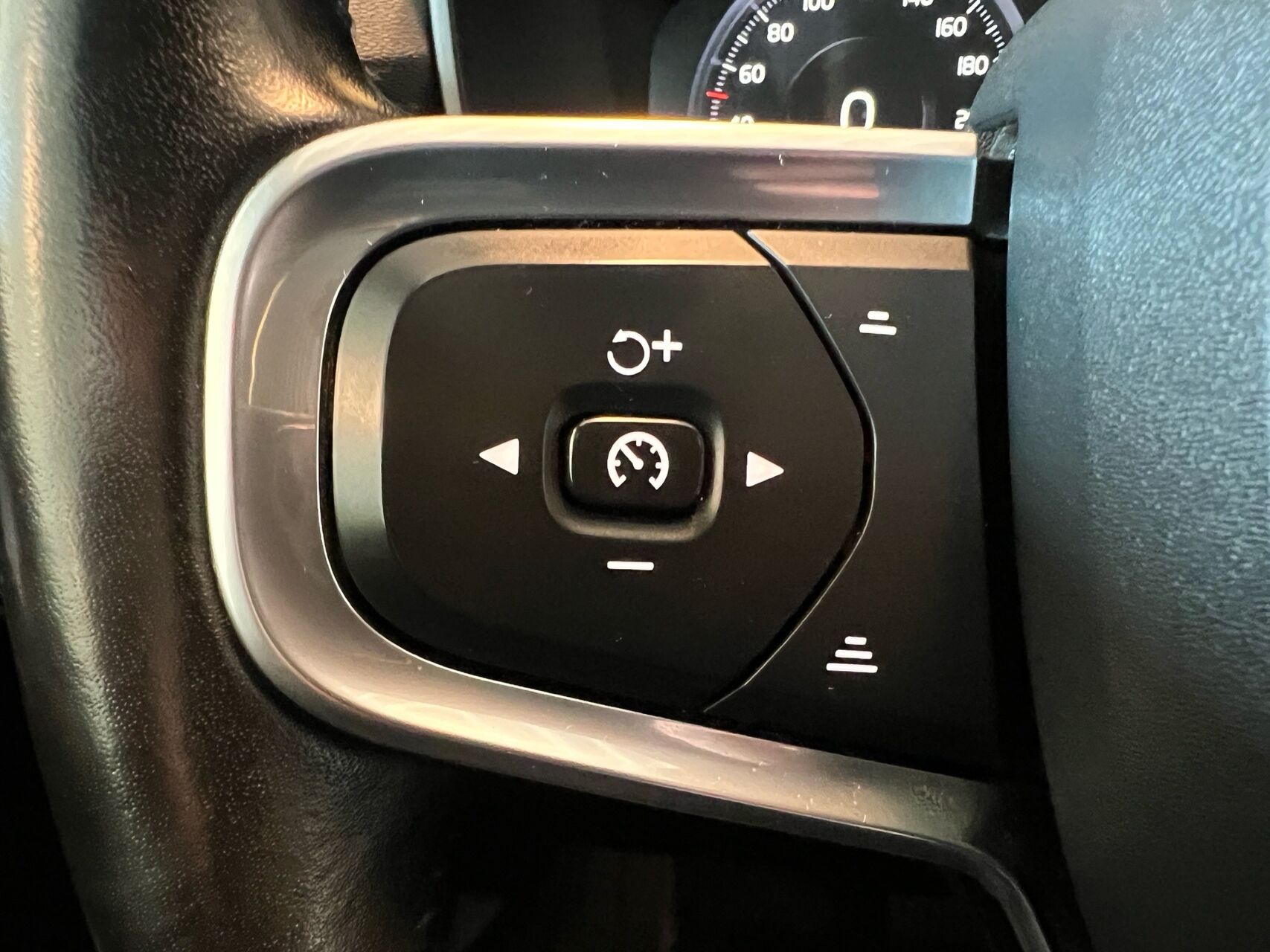 Billede af Volvo XC40 2,0 D4 Inscription AWD 190HK 5d 8g Aut.