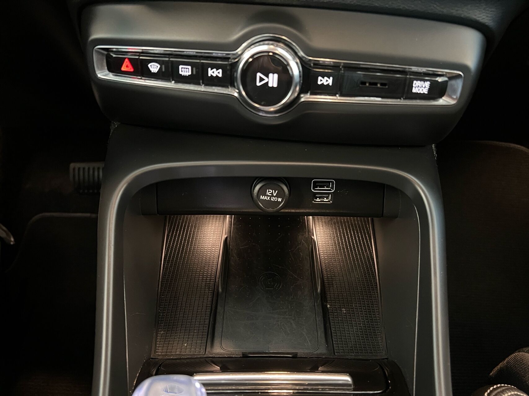 Billede af Volvo XC40 2,0 D4 Inscription AWD 190HK 5d 8g Aut.