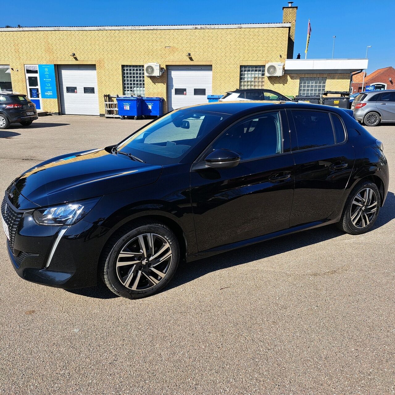 Billede af Peugeot 208 1,2 PureTech Black Selection 100HK 5d 6g