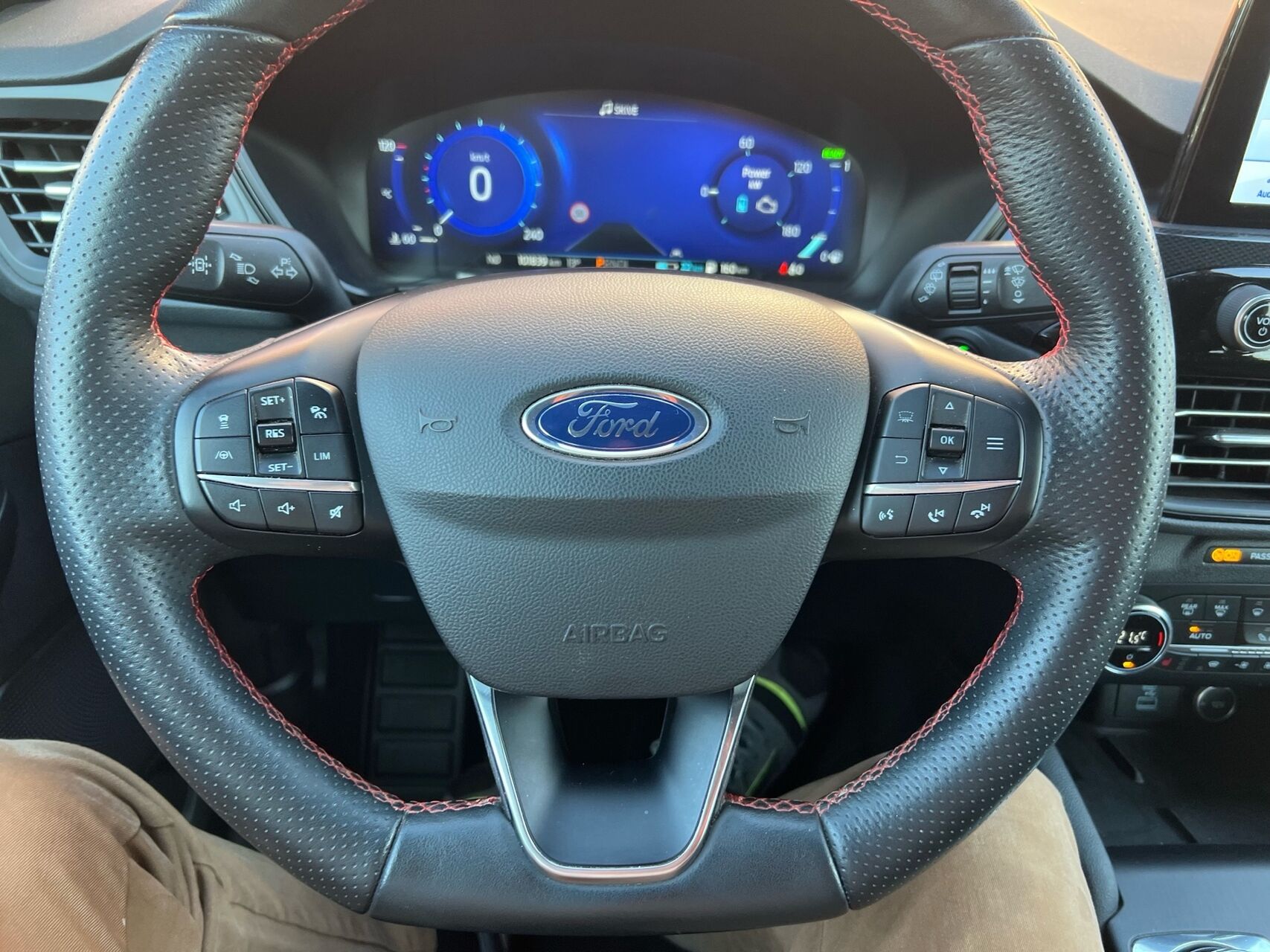 Billede af Ford Kuga 2,5 Plugin-hybrid ST-Line X CVT 225HK 5d Trinl. Gear