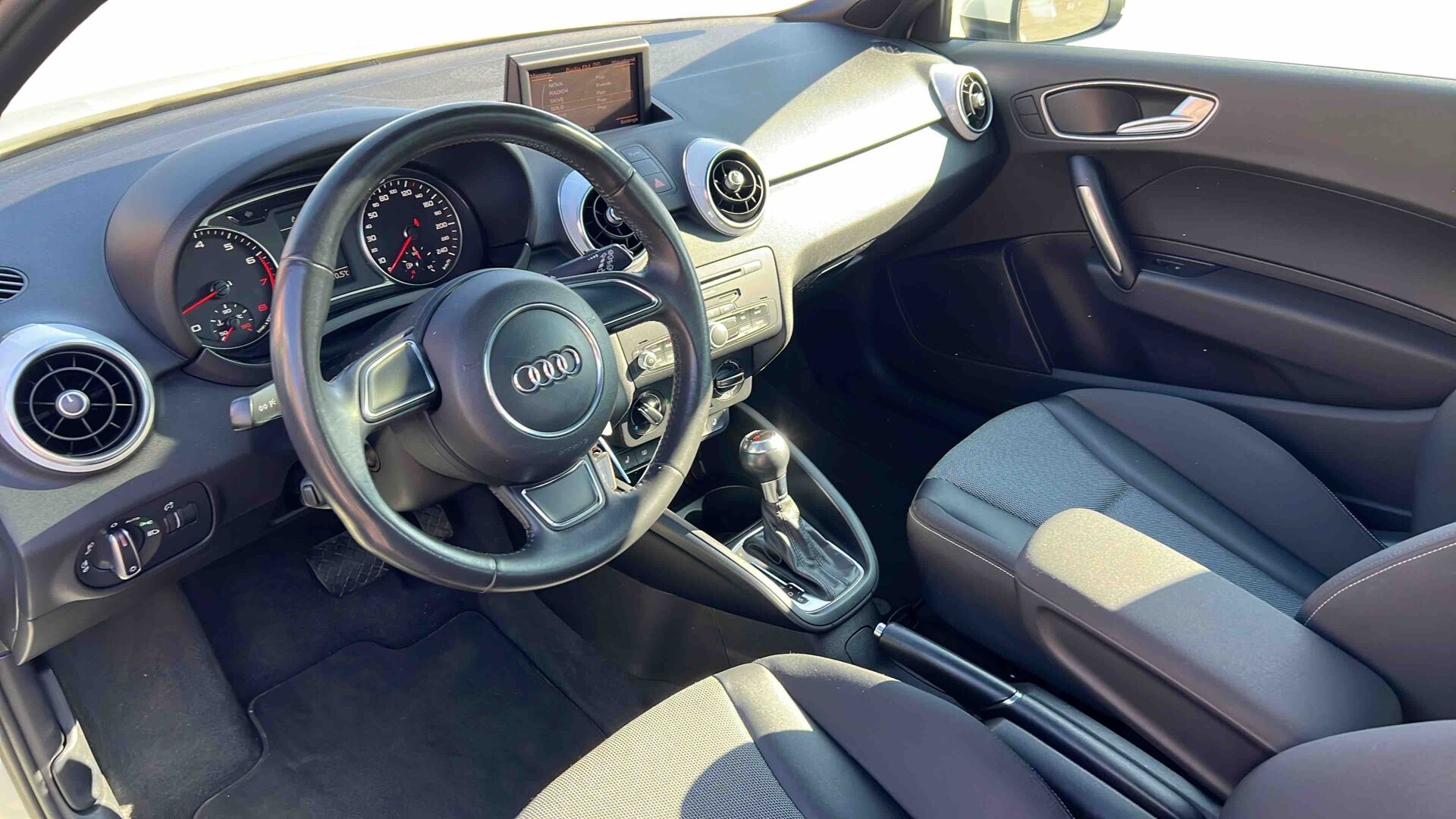 Billede af Audi A1 1,4 TFSI Ambition S Tronic 122HK 3d Aut.