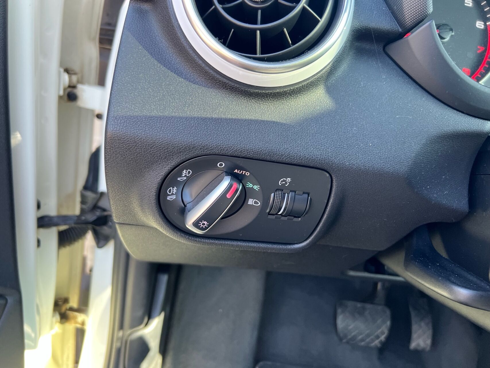 Billede af Audi A1 1,4 TFSI Ambition S Tronic 122HK 3d Aut.