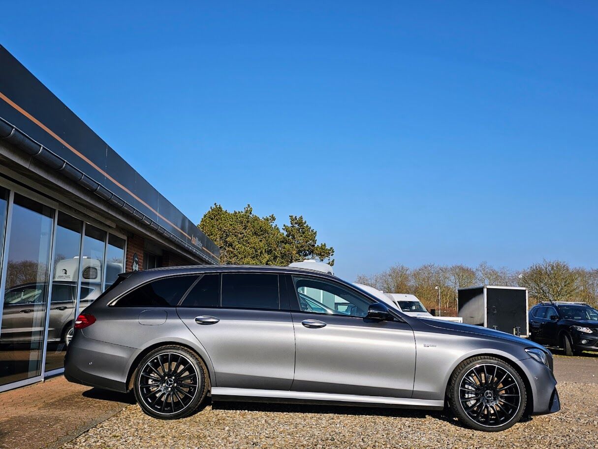 Billede af Mercedes-Benz E43 AMG T 3,0 V6 4Matic 9G-Tronic 401HK Stc Aut.