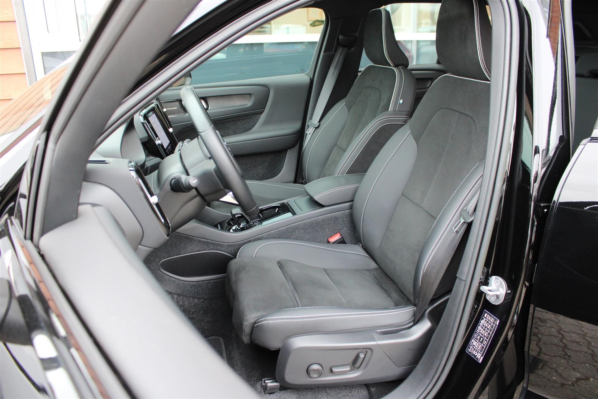 Billede af Volvo XC40 P8 Recharge Twin Ultimate AWD 408HK 5d Aut.